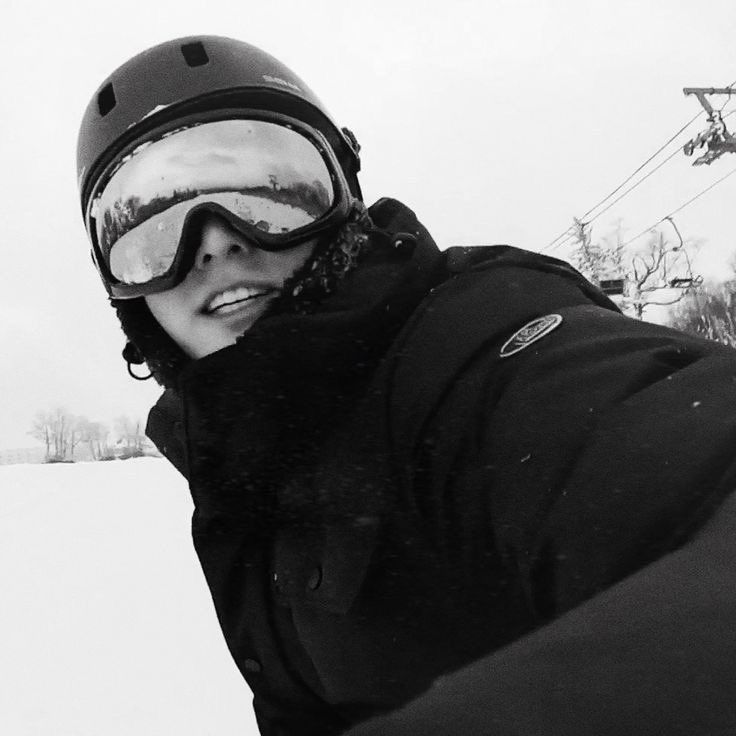 popstarjjk97's tweet photo. Snowboarding 🏂 https://t.co/30Qy7ExOp5