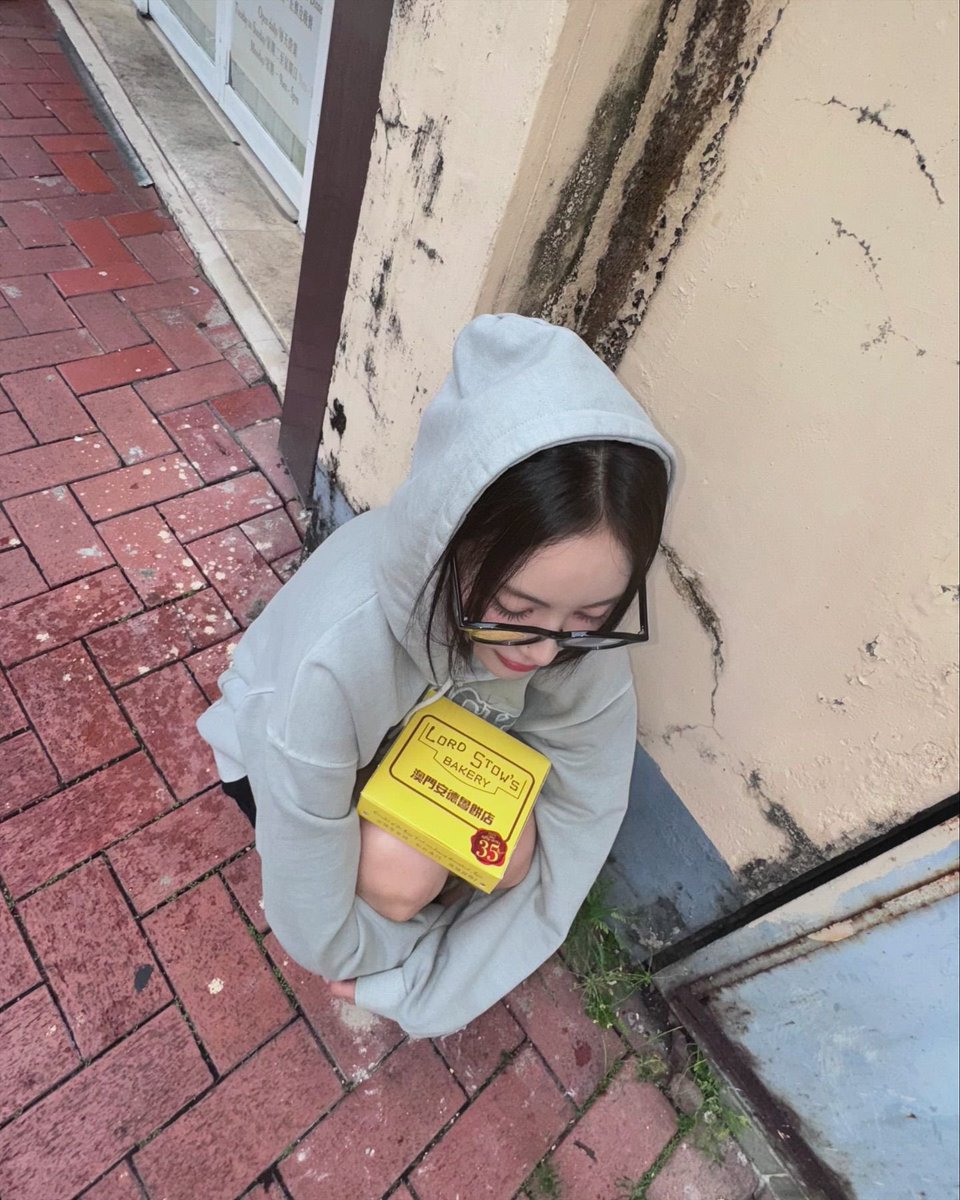 loona pics (@loonaboard) on Twitter photo 