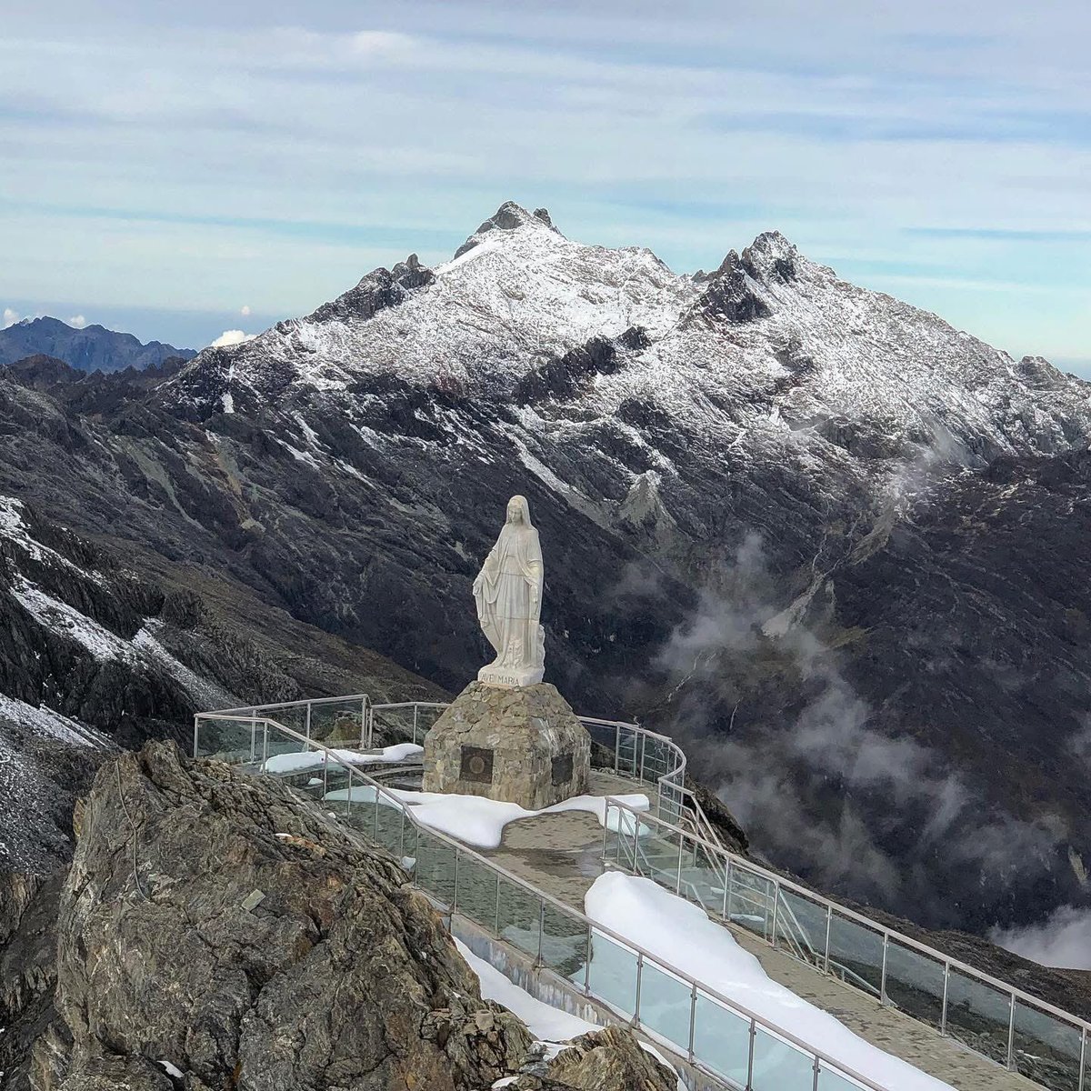 GianlucaCoccon1's tweet photo. Hermosa postal 
LA VIRGEN DE LAS NIEVES o Nuestra Señora de Las Nieves ubicada en el Pico Espejo al fondo los Picos Humboldt y Bonpland….Sierra Nevada de Merida 🇻🇪🇻🇪🇻🇪🇻🇪🇻🇪🇻🇪🇻🇪🇻🇪🇻🇪🇻🇪🇻🇪🇻🇪🇻🇪🇻🇪🇻🇪🇻🇪🇻🇪🇻🇪🇻🇪🇻🇪
📸 @Giovannydinuzz2 https://t.co/ViAmXlyNg7