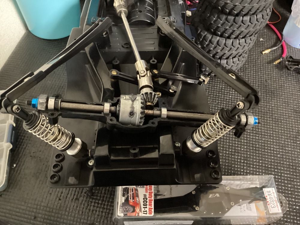 ichirock_jp's tweet image. 次女からまたラジコンで遊びたいとの要望をもらって調子の悪かったCC-01シャーシを修理いたしました。

不具合の原因はＡ２パーツの経年劣化によるビス固定の部分が割れ。

buff.ly/3V5hDAV
#タミヤ #tamiya #CC01 #FJクルーザー #RCDC #RC #ラジコン