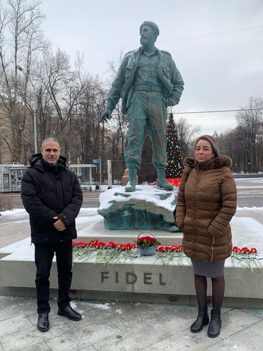 Fidel, los agradecidos siempre te acompañarán donde quiera que estés. 
#SiempreJoven 
#FidelPorSiempre