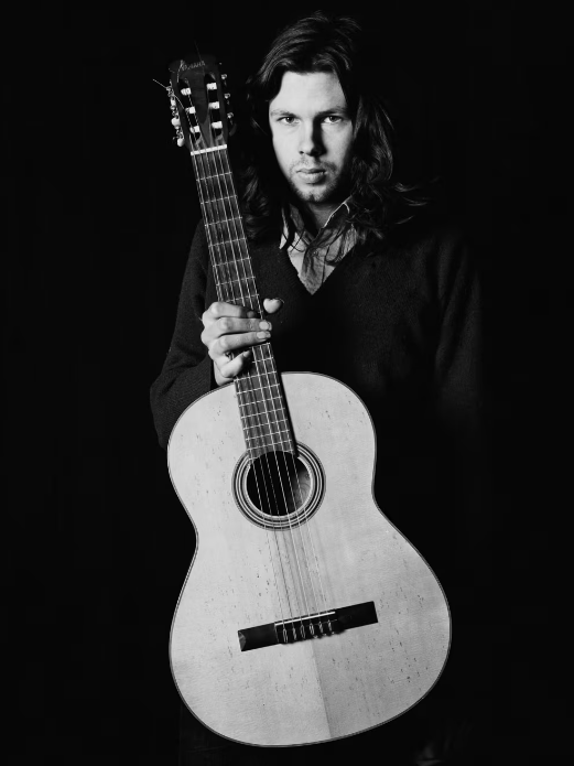 Nick Drake : 19th June 1948 - 25th November 1974

Remembered for a While

One of Tony Evans' remarkable portraits, February 1971