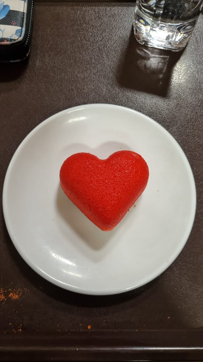 bosunatiklama's tweet photo. Ankara Üniversitesi'nde günün tatlısı: "Love Bombing." https://t.co/SaYwaCEfg5