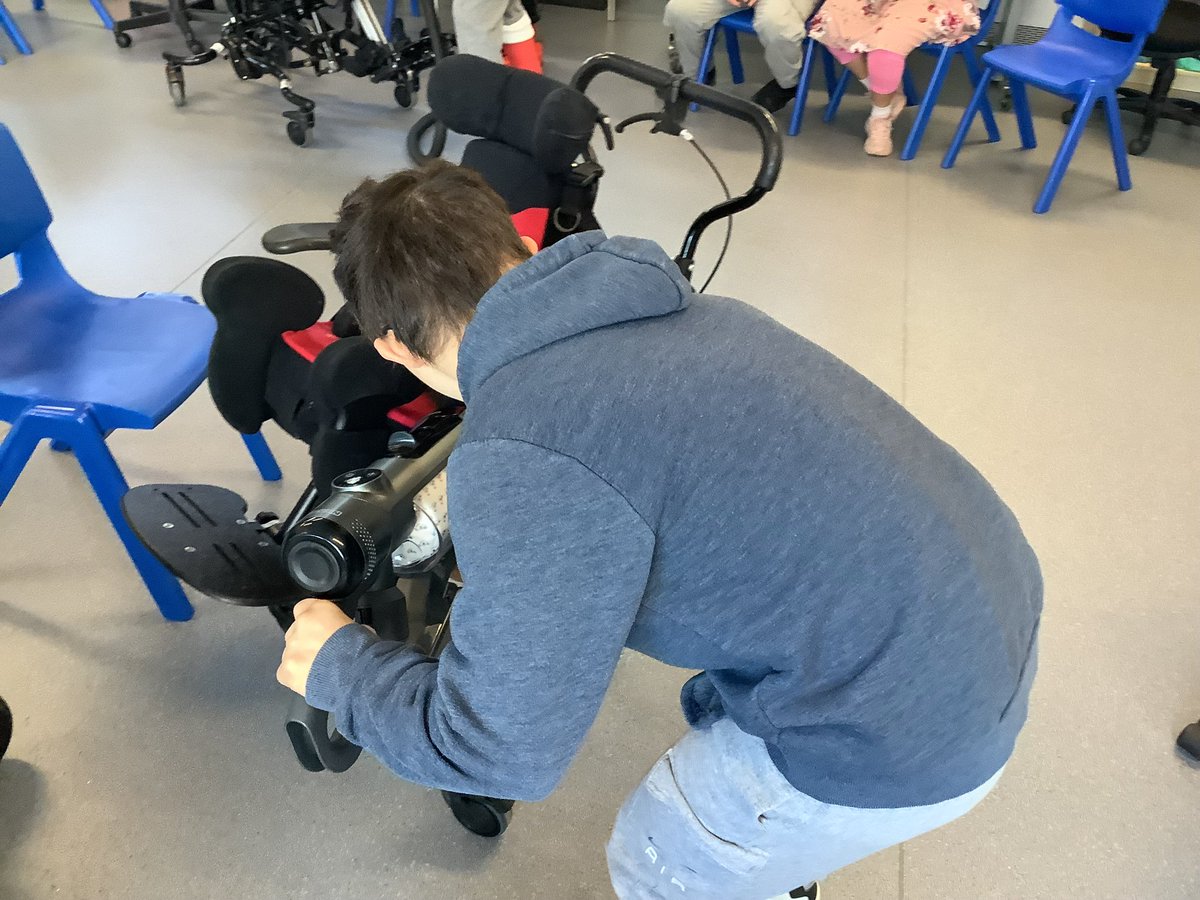 victoria_school's tweet image. Voyage students have been working incredibly hard - and been extra helpful - whilst practising their cleaning skills during their Independent Living module 🧼 🧽 🧹 

They’ve made some of the students work chairs look brand new 🎉🤩

#independence #workskills #SEND #education