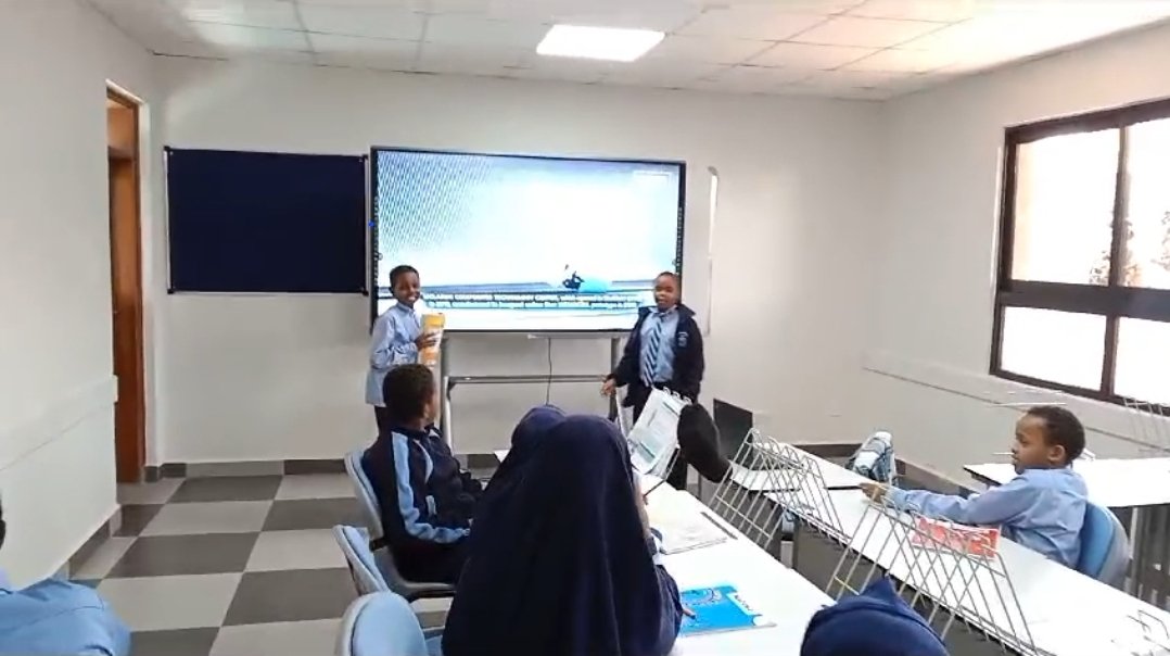 TabseraAcademy's tweet image. Presentation is a key learning factor that boosts student&apos;s confidence and communication skills.
It&apos;s all about preparing them for the future and helping them shine! #FutureLeaders #ClassroomLearning #alwaysinspiring