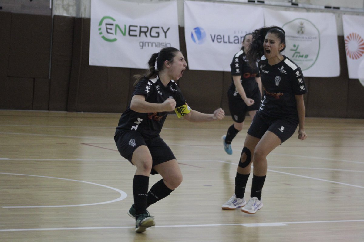 UDAFalbafutsal's tweet photo. #UDAFVSSalesianosPuestollano

📸 @miiriam_lg https://t.co/XXgjqq1jkU