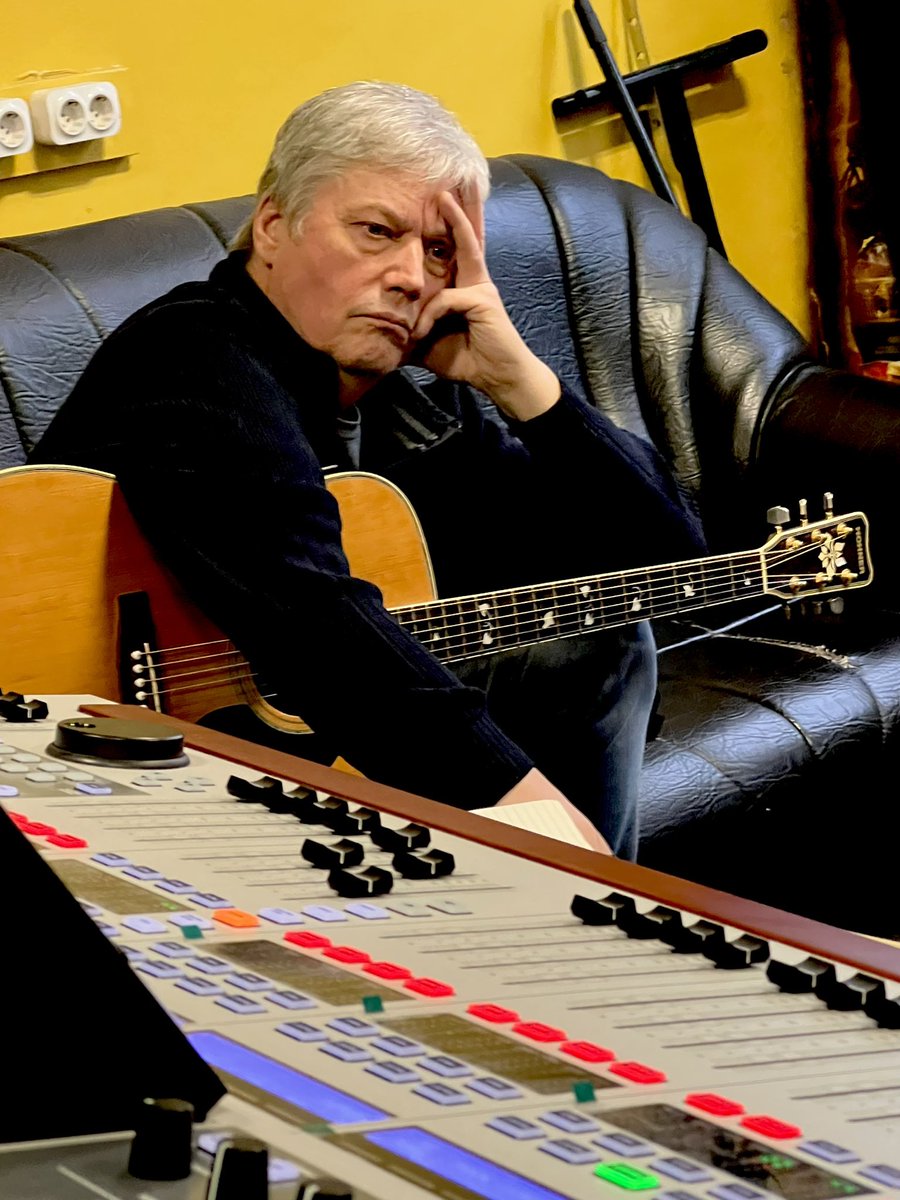 Strādājam pie jaunas dziesmas gaidāmajiem Ziemassvētku koncertiem
1. dec. Cēsis
7. dec. Liepāja 
8. dec. Ventspils 
14. dec. Ogre
15. 16. dec. Ulbroka  
18. dec. Jēkabpils
21. dec. Kuldīga 
22. dec. Tukums
26. dec. Valmiera 
28. dec. Alūksne
29. dec. Rēzekne
#betbetziemassvetkos