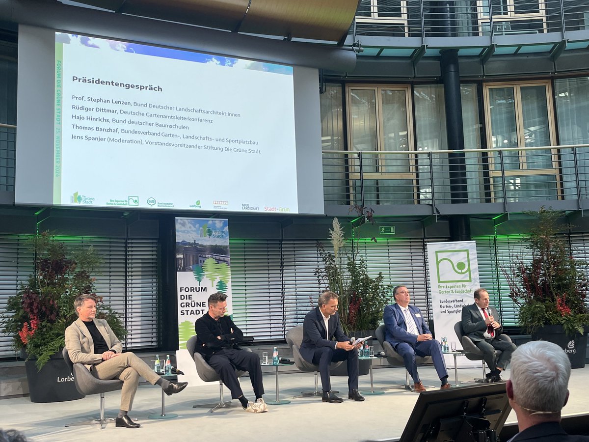 Tolles Präsidentengespräch der vier Präsidenten von ⁦<a href="/GaLaBau_BGL/">BGL</a>⁩, ⁦<a href="/BDLA_BB/">bdla_bb</a>⁩, ⁦<a href="/BdB_eV/">Bund deutscher Baumschulen e.V.</a>⁩ und #GALK