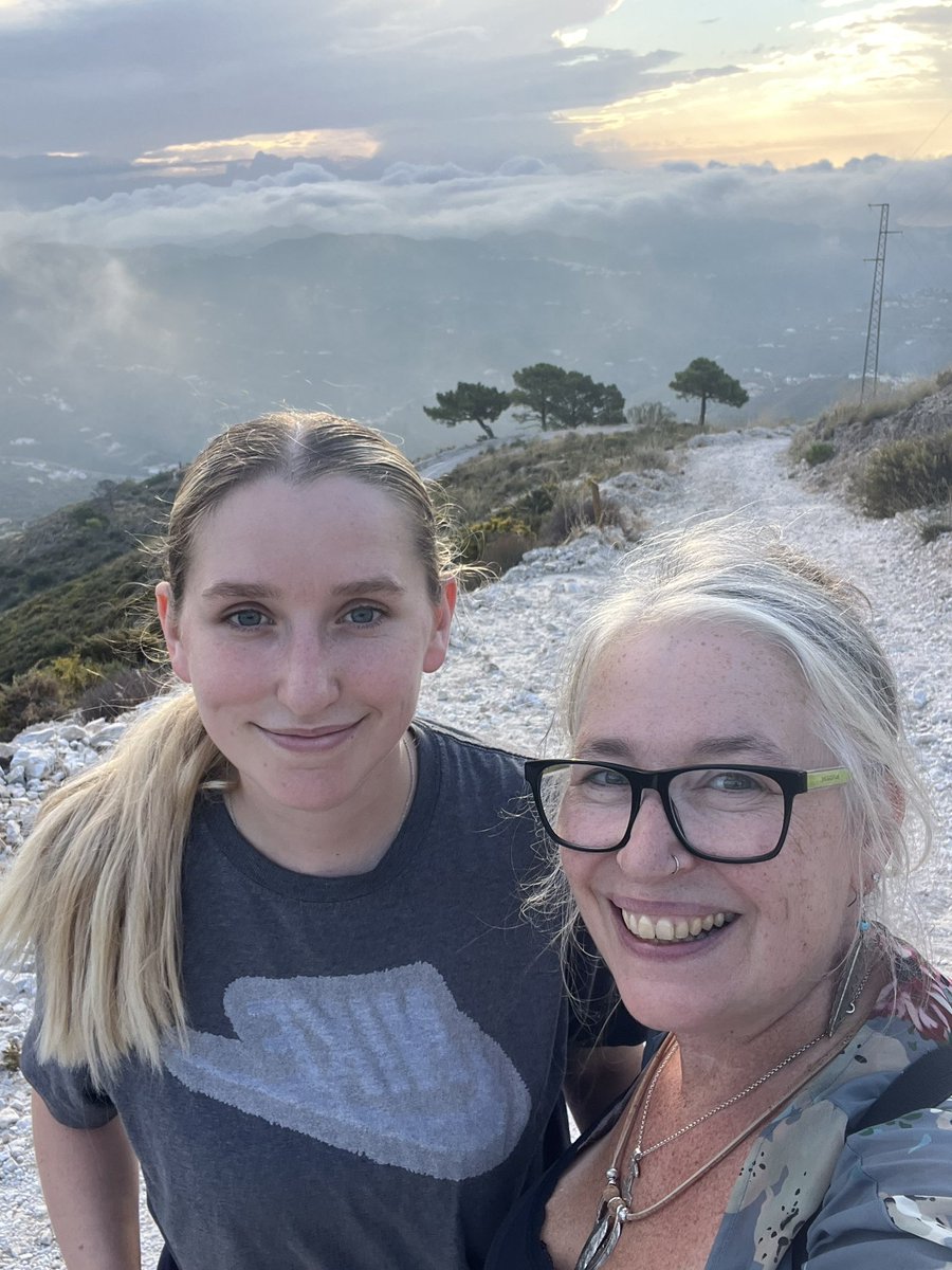 Jane Bond tweet media