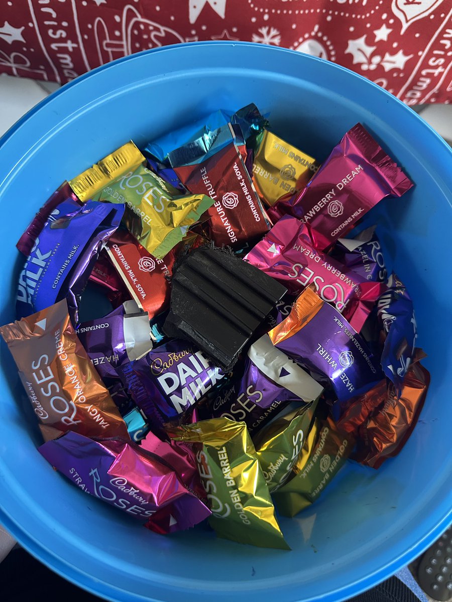 xxLouxx's tweet photo. @CadburyUK any ideas how this chunk of plastic could’ve ended up in my sealed tub of Roses that I purchased from @Tesco this morning? 🤔 https://t.co/VKwLbV2Pdq