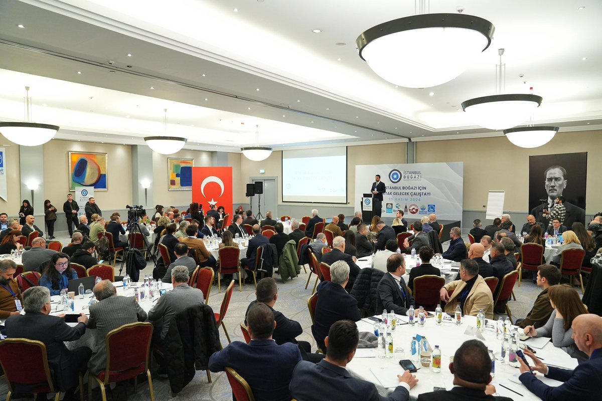 İstanbul Boğazı için düzenlediğimiz Ortak Gelecek Çalıştayı’nda, Boğaz’a kıyısı bulunan belediyelerimiz ve paydaşlarımızla buluştuk.

İstanbul Boğaz’ına dair sorunları ve çözümleri birlikte ele aldığımız çalıştayımızda, tarihi mirasımızı koruyacak yol haritamızı belirliyoruz.