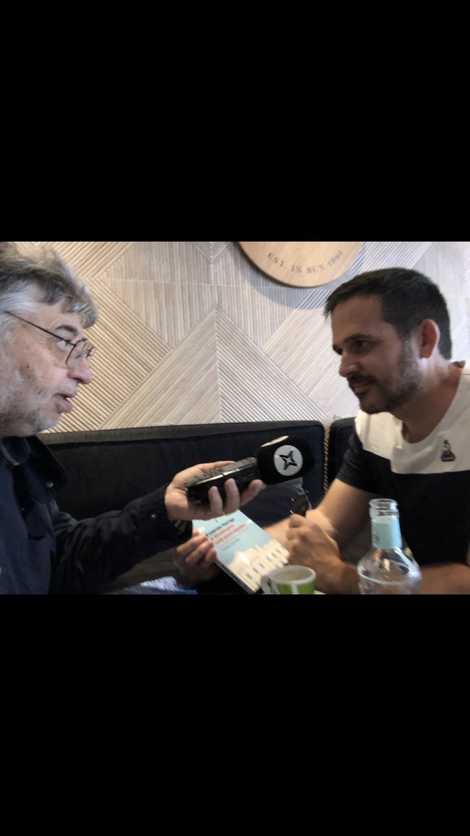 JosepGenesca's tweet photo. Dies 25 i 26/11/2024 de 11 a 12h Informe Especial Parlem de llibres amb el Francesc Garria autor del llibre"A Washington amb paracaigudes"Portic i amb Alfred Bosch per el llibre"Obriu pas ! Columna.@fgarriga @Ed_Portic @columnaedicions Escolteu-nos a radiopuig-.net i al 107.3 FM. https://t.co/yTcfbSFkFS