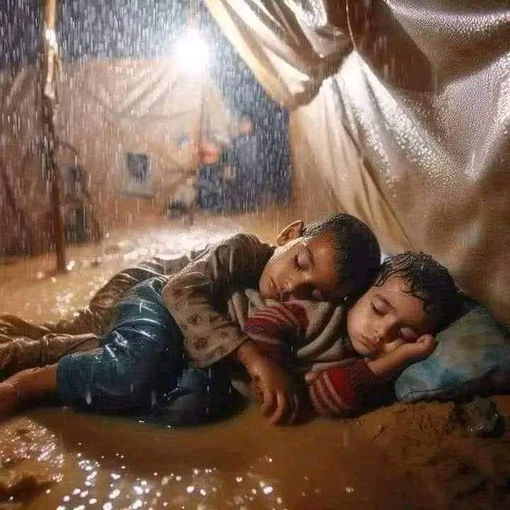 غرقوا اطفالنا يا عالم ظالم يا أمة خائنة💔