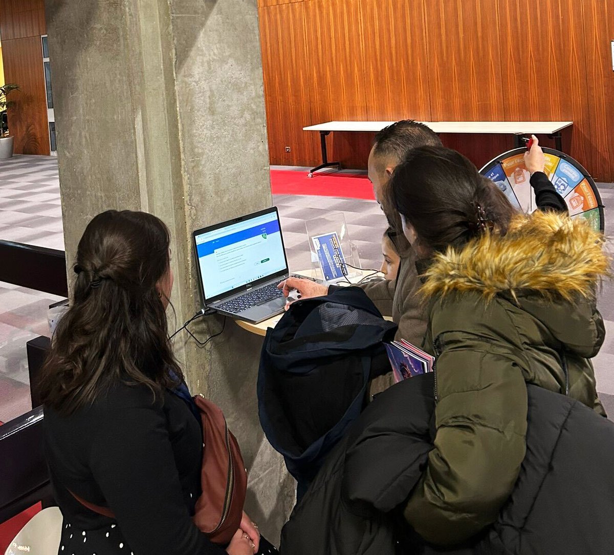 💡👨‍👩‍👧‍👦 Notre équipe était  tout le week-end à #SuperDemain pour vous parler des compétences numériques utiles à tous les parents ! 👀 
Vous l’avez manqué ? Testez et développez vos compétences numériques utiles à la maison et pour l'école 👉 pix.fr/parents
