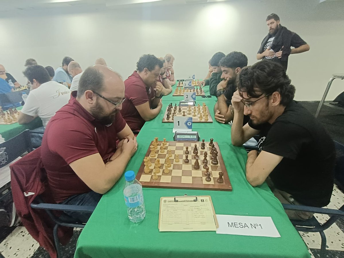 Very happy to be back to competitive chess boards after a 5-year break. Very satisfied with my performance as the first board of the team, with 3 wins, 2 draws, and 2 losses. The competition was the Canary Islands Rapid Chess Team Championship. ♟️👑