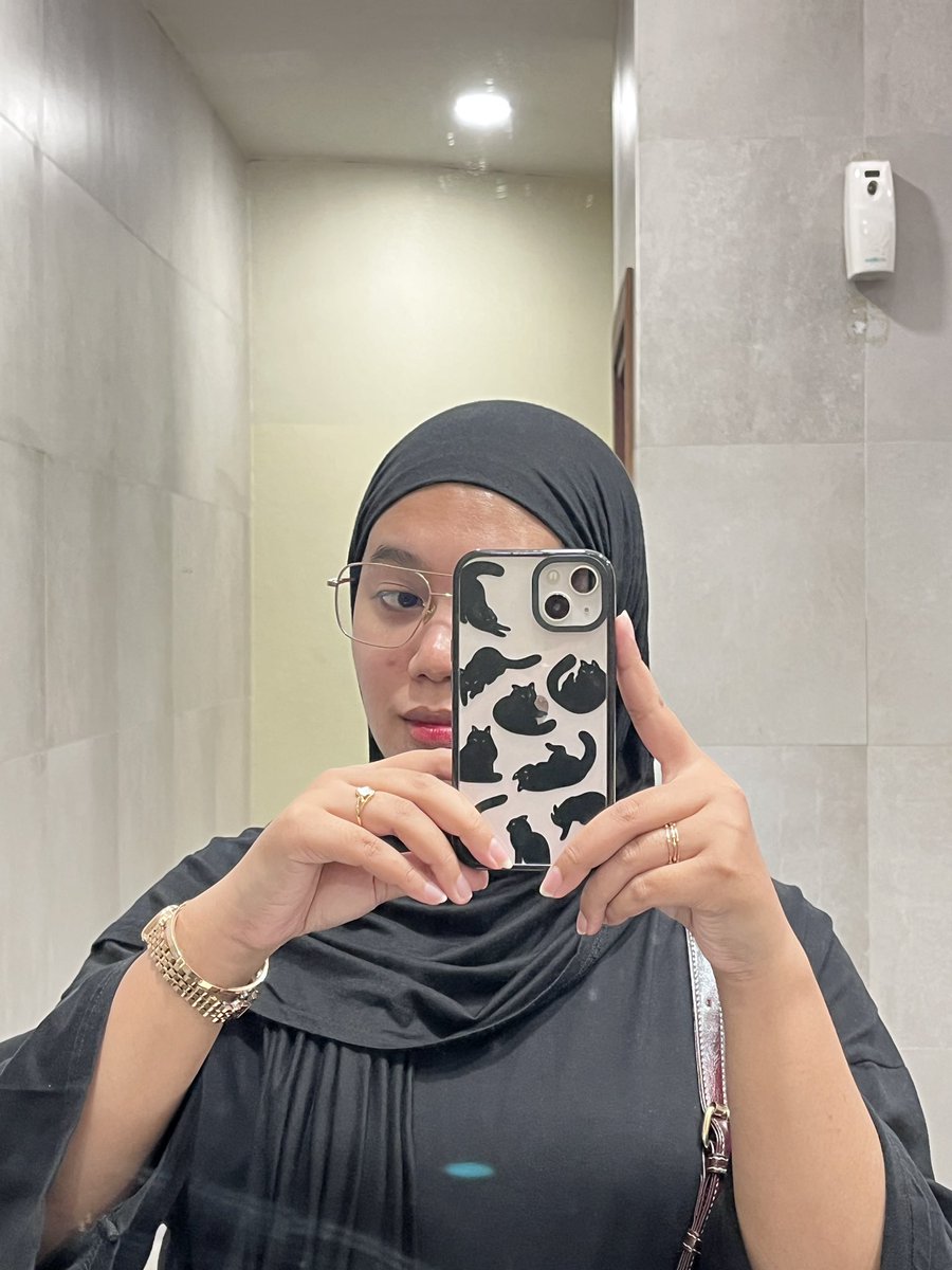 linskinjournal's tweet photo. girl math >>> beli hp belasan juta, dipakaiin case ratusan ribu asal hp bener2 aman dan terlindungi 🤚🏻😬

and finally nemuin ALTERNATIVE nya casetify… kualitasnya 1:1 tapi harganya jauh affordable!!! https://t.co/ldo2dqVJ3K