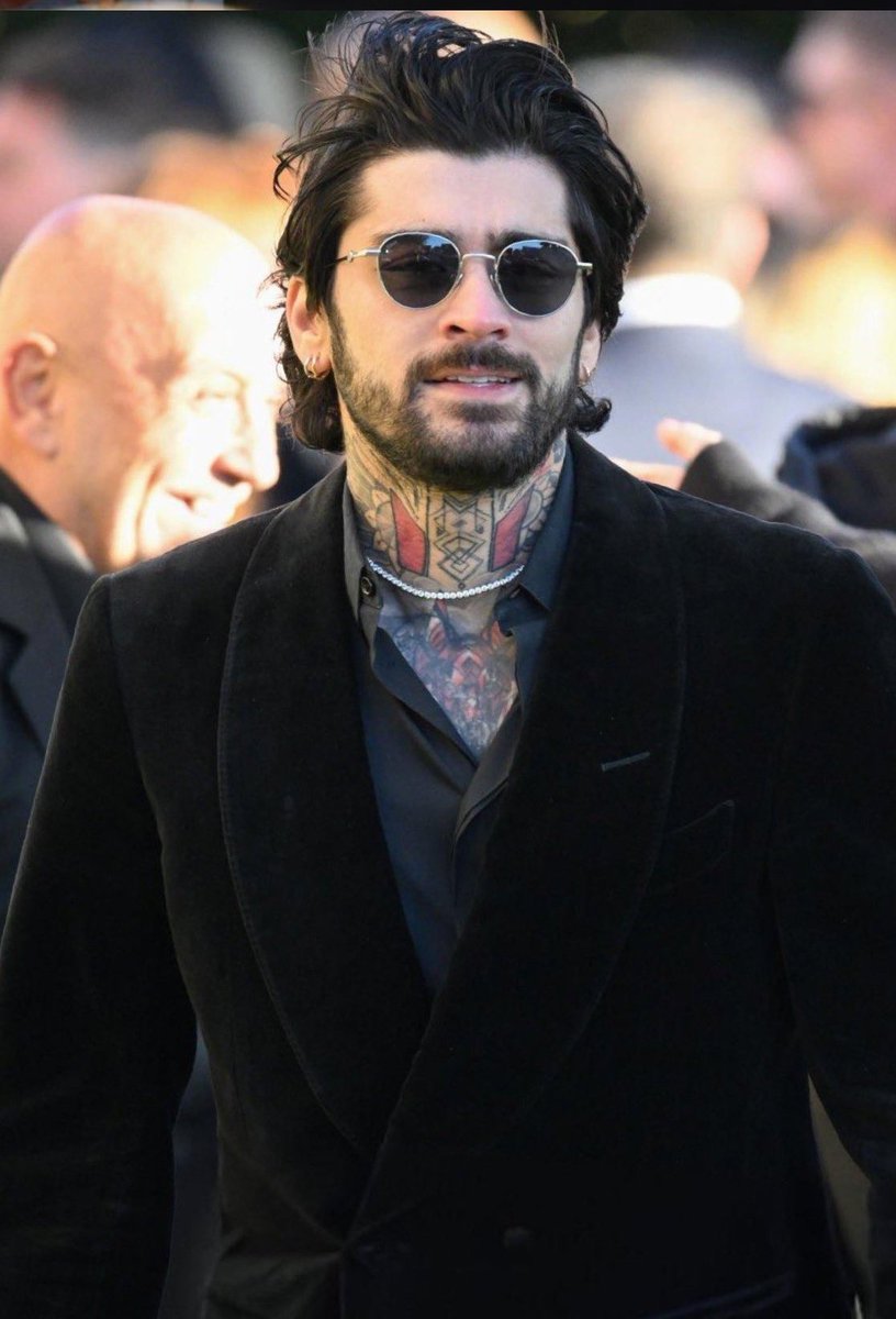 tobeginagain__'s tweet image. Yes these two are from the same month..no gap of a decade or sm