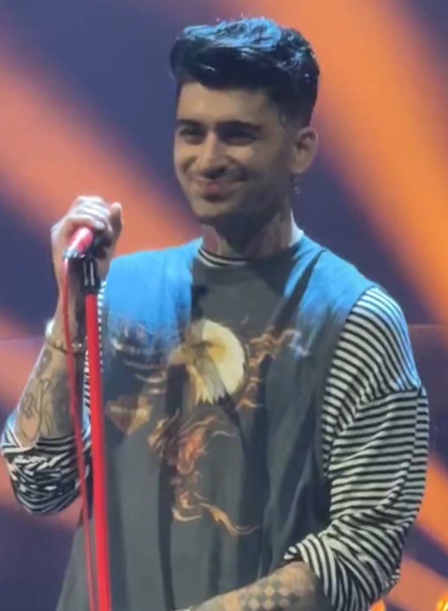 tobeginagain__'s tweet image. Yes these two are from the same month..no gap of a decade or sm