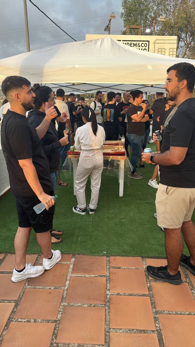 Ivanbtrujillo's tweet image. ‼️El 13 de Diciembre tenemos  un nuevo⚡️@supabase meetup en Tenerife, 18:00 en Tandem &amp;amp; Coworking (La Orotava) 🌴

✍️Regístrate aquí:
lu.ma/tbt7vc6b

RT para llegar a mas gente  🔁 

+ Info en el hilo 🧵👇