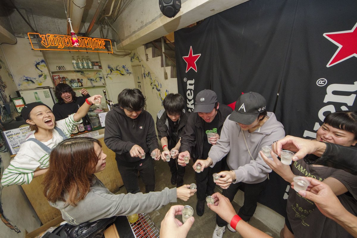 dj_recruit's tweet photo. #SAGANMON vol.2
ありがとうございました!!!
下北沢で贅沢に唐津を堪能できる会となりました🍶
小松酒造さんの万齢3種飲み比べや鏡山窯さんのぐい呑み、唐津くんちの映像に魚ロッケサンドまで…👀
SAGANMON DJsで盛り上げました🔥
また次回は1/11(土)に下北沢CREAMにて開催予定なのでお見逃しなく✅ https://t.co/cmWPgBcqz2