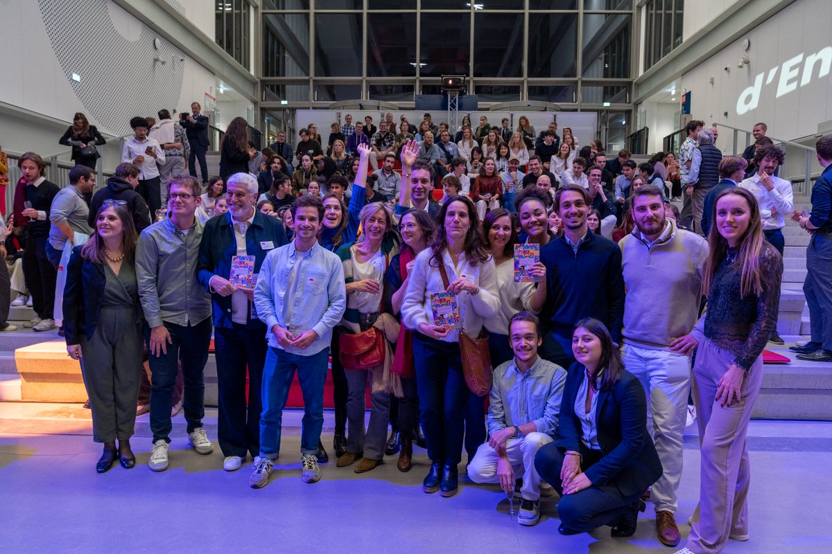 emlyon business school (@emlyon) on Twitter photo Alumni Connect ✨🎓 Plus de 1000 diplômées et diplômés ont célébré samedi le nouveau campus d'emlyon business school.
Une superbe soirée qui a réuni les promos de #makers de toutes les générations, jusqu'à celle de 1964 !
<a href="/emlyonalumni/">emlyon alumni</a> Alumni Connect ✨🎓 Plus de 1000 diplômées et diplômés ont célébré samedi le nouveau campus d'emlyon business school.
Une superbe soirée qui a réuni les promos de #makers de toutes les générations, jusqu'à celle de 1964 !
<a href="/emlyonalumni/">emlyon alumni</a>