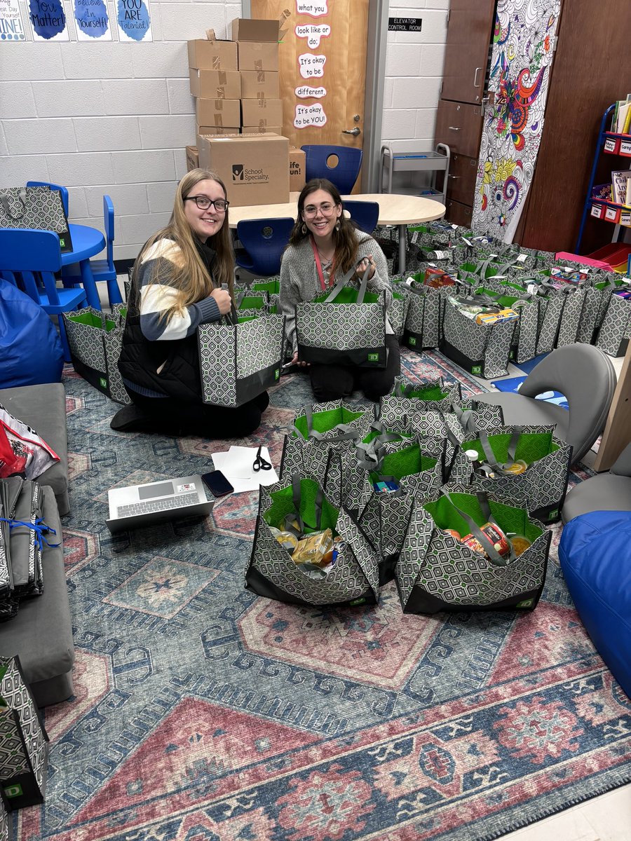 Westowne Elementary (@westowneelem) on Twitter photo Two of our amazing interns preparing Thanksgiving feasts for the students 🫶🏻 @ScottSRU9 <a href="/BaltCoPS/">Baltimore County Public Schools</a> <a href="/WestownePTA/">Westowne PTA</a> Two of our amazing interns preparing Thanksgiving feasts for the students 🫶🏻 @ScottSRU9 <a href="/BaltCoPS/">Baltimore County Public Schools</a> <a href="/WestownePTA/">Westowne PTA</a>