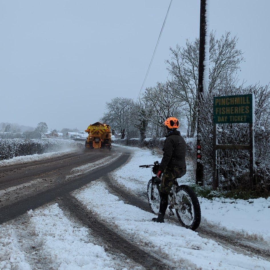 This week's Wing it Wednesday leaves from Brookside Pharmacy, Whiston at the usual time of 7pm. A steady ride on local roads. Lights required. 

#ClubRides #RoadRides #LocalRides #BritishCycling #SitwellCC #ShowUsYourStripes #HomeRoads #TourOfBritain #Rotherham #CyclingClub