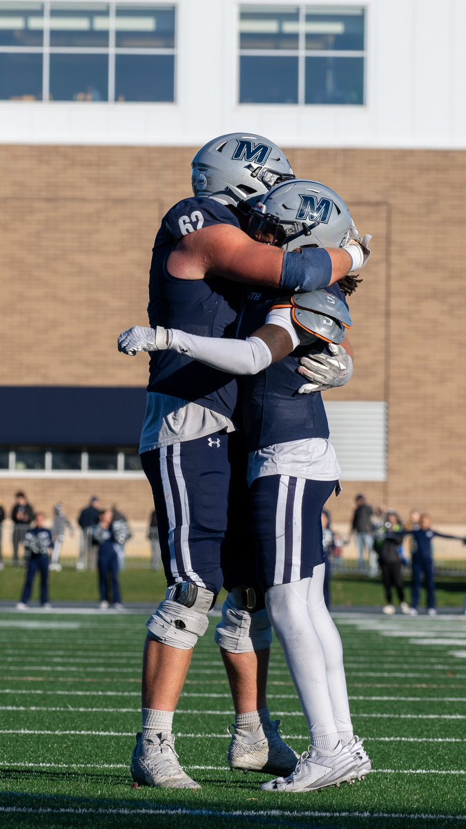 CoachJeffGallo's tweet image. Ⓜ️ Top Offense in CAA: Scoring &amp;amp; Total
Ⓜ️#2 Offense in Country: Scoring &amp;amp; Total
Ⓜ️ Nations Leader in Passing Yards
Ⓜ️ Nations Leader in Rushing TDs

We All EAT Together 
Ⓜ️🦅🏈🔥
#FlyHawks 
Performance/Perception
