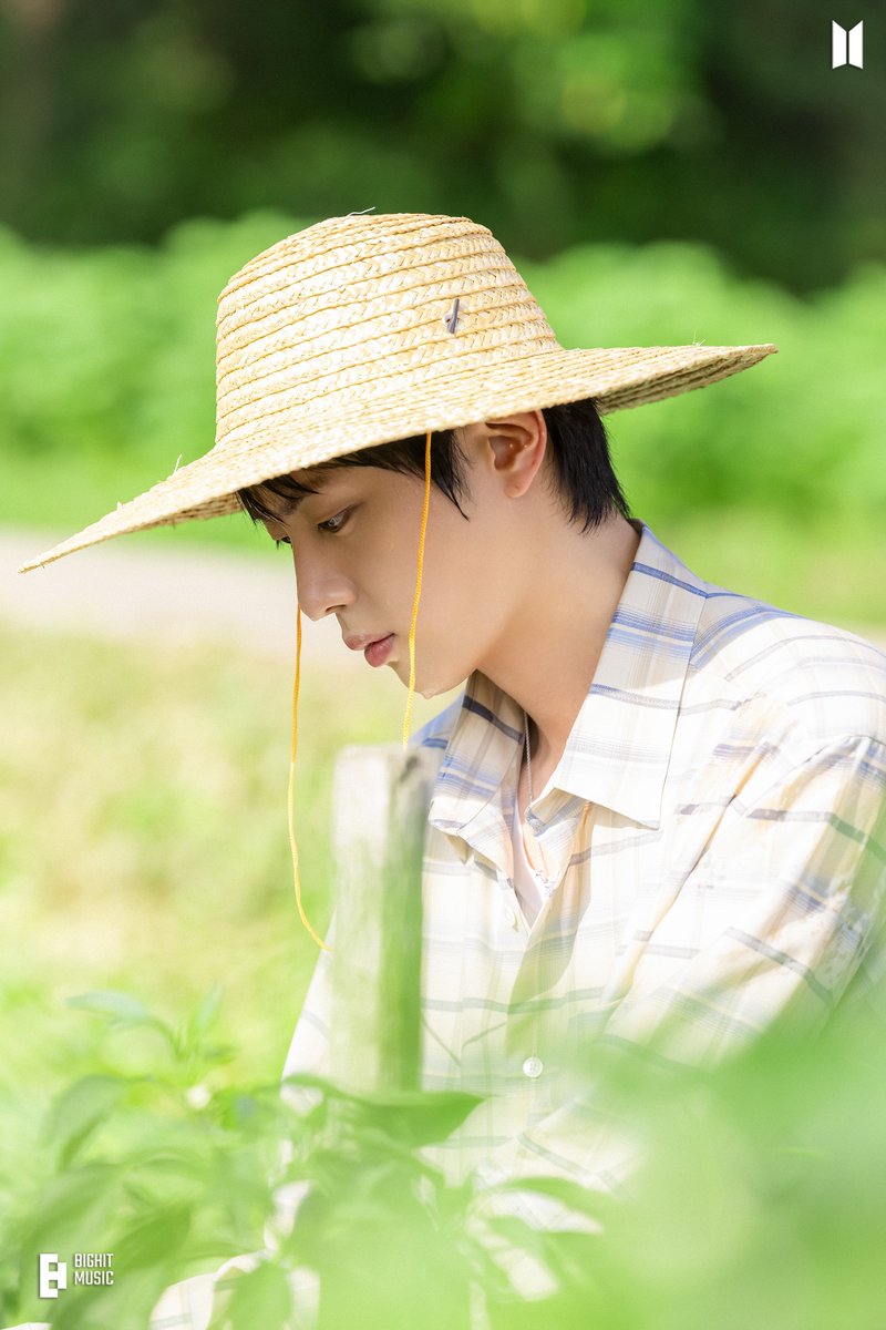seokjinfile's tweet photo. FARMER JIN 🧑🏻‍🌾 https://t.co/ceYHca69wJ