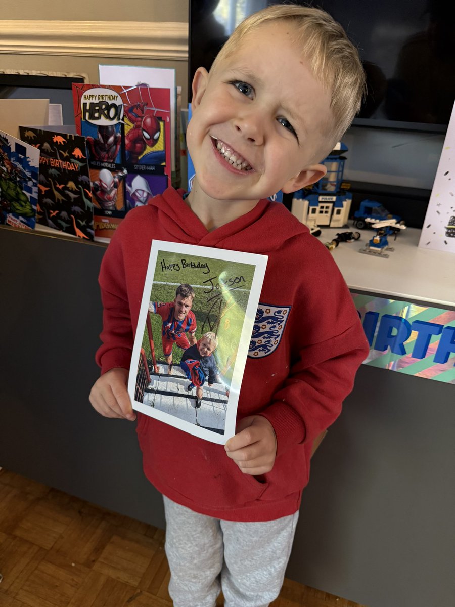 Thanks to <a href="/Tylerfrost_/">Tyler Frost</a> and <a href="/OfficialShots/">Aldershot Town FC</a> for the signed birthday photo for my sons birthday :)