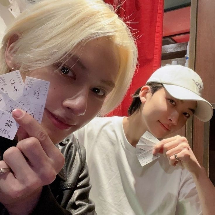 wntrmlonz's tweet photo. random junhan moments because i need them back; a thread 🧵 https://t.co/RtiIVEOiBe