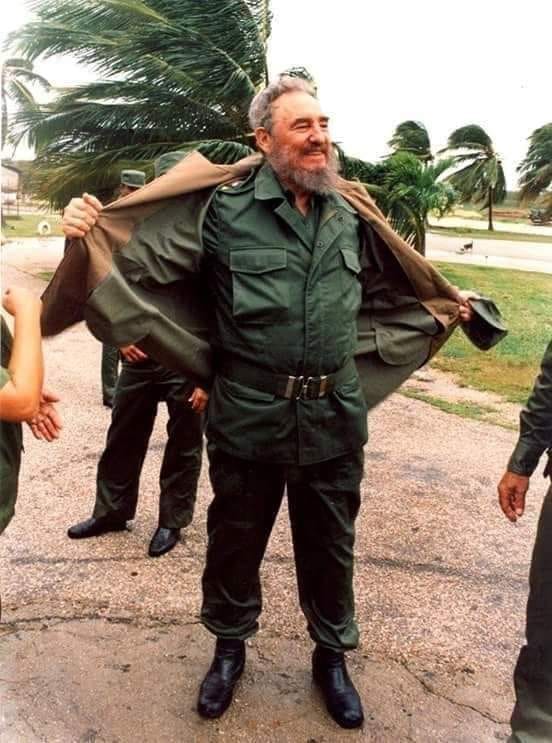 leonelef1's tweet photo. #Guantánamo #Cuba  #FidelPorSiempre
Al cumplirse este 25 de noviembre 8 años de la desaparición física del líder histórico de la Revolución Cubana, Fidel Castro Ruz, toda Cuba le rinde tributo de recordación. #CubaViveEnSuHistoria https://t.co/0PhhuzXXOW