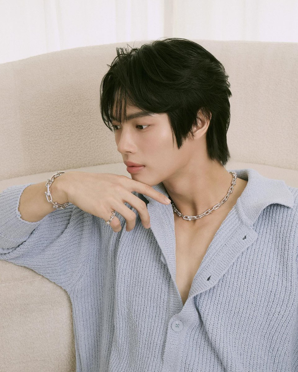 Win's schedude for this week:

- 27 Nov: Thailand's Global Star for GQ Men of the Year 2024 🏆

- 28 Nov: House Ambassador of TiffanyAndCo for Tiffany&amp;Co. Holiday Celebrations 🩵

So excited with busy boy🙌🏻

#winmetawin <a href="/winmetawin/">Winmetawin</a>