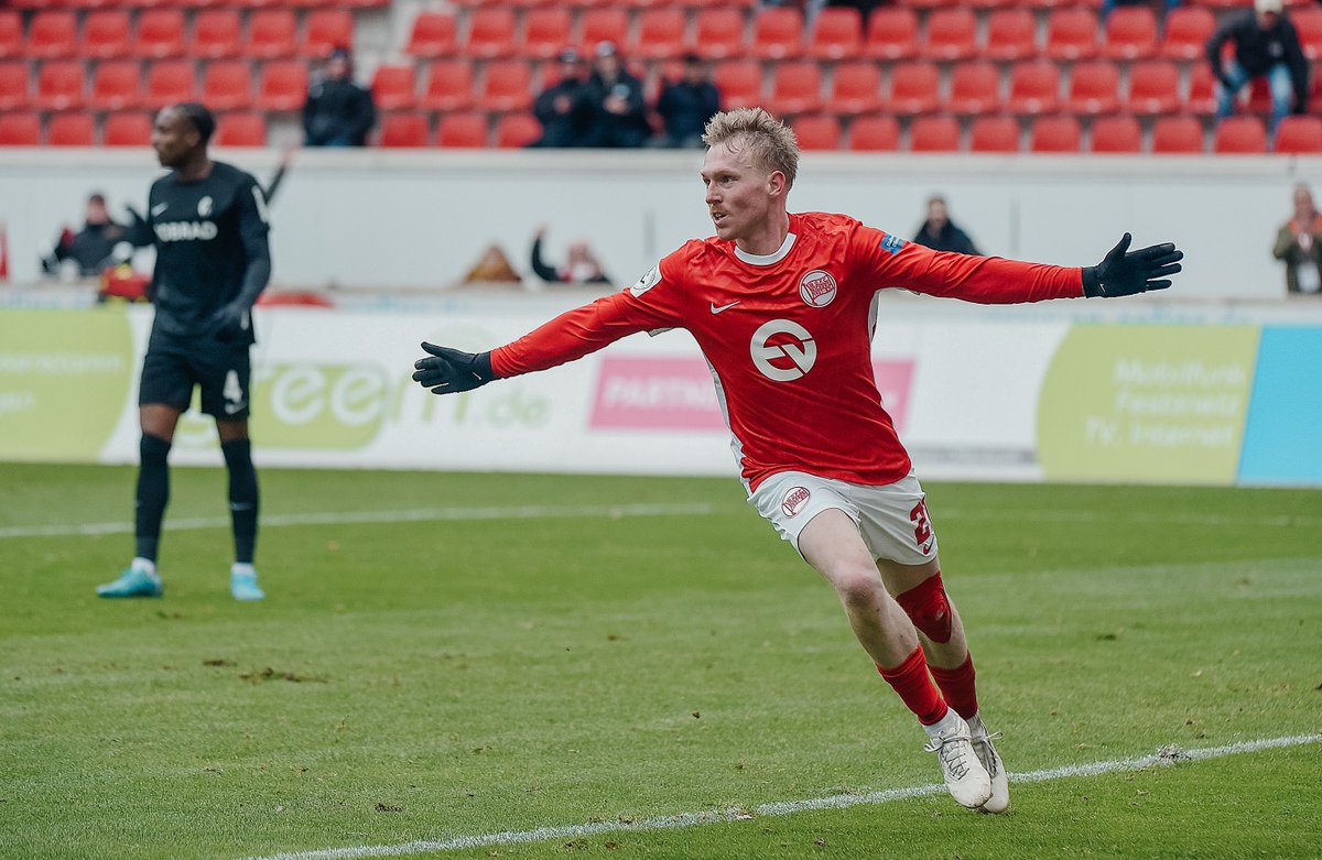 OFC_offiziell's tweet photo. Wichtige Punkte am Bieberer Berg geholt, am Mittwoch geht’s im #Hessenpokal weiter. 🔴⚪️ #OFCSCF #BGMOFC #kickersoffenbach #nurderOFC https://t.co/PFwNxQor14