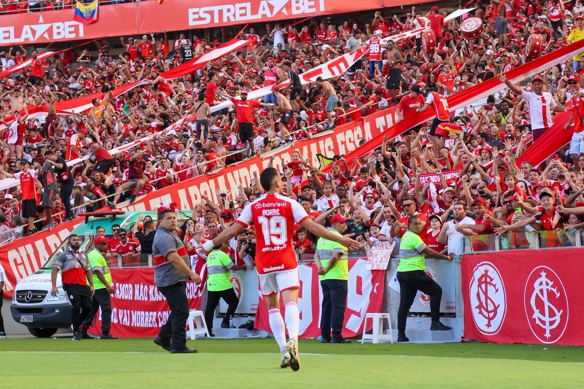 SCInternacional's tweet photo. ɴᴏᴡ ᴘʟᴀʏɪɴɢ: Baile da Colômbia 🎵🇨🇴

──○────────────────

◄◄⠀▐▐ ⠀►►⠀⠀ ⠀ 0:26 / 3:43 ⠀ ───○ https://t.co/XFcrbrXrMT