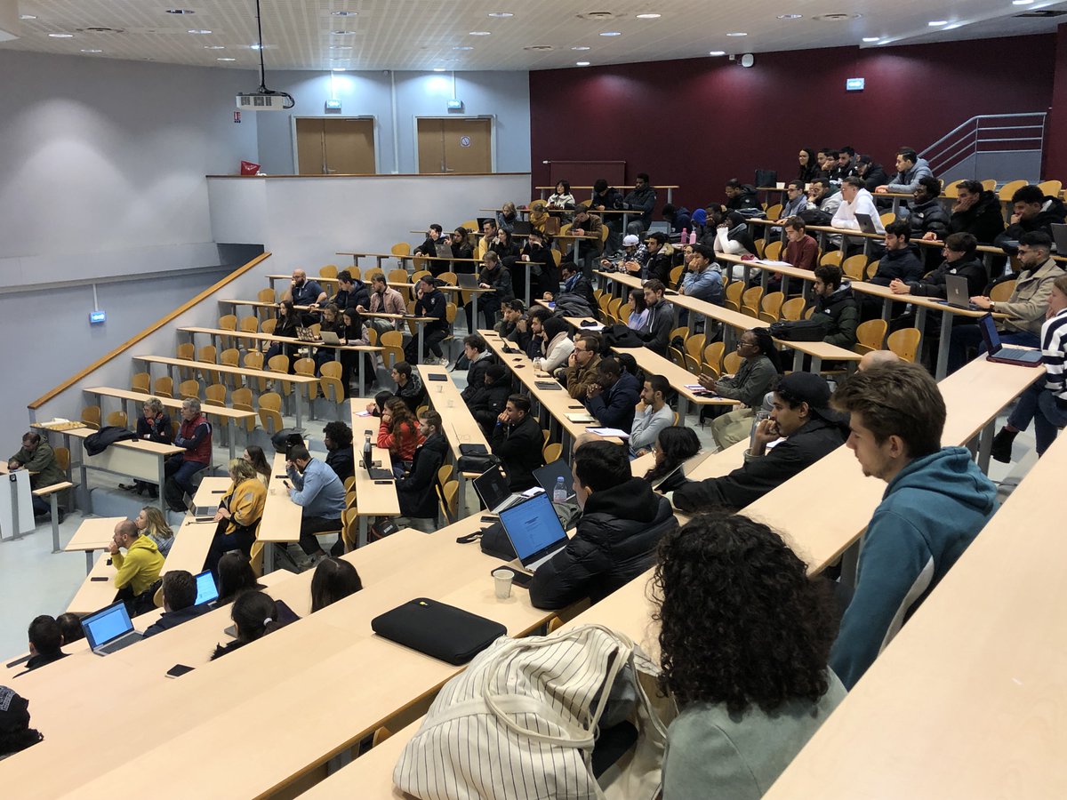 Nous avons été ravis d'organiser ce 21 novembre, sur notre campus du Madrillet, nos premiers temps d'échanges entre étudiants du Master et professionnels de l'IA, de la data et des systèmes embarqués, sous les flocons normands. 

Post complet : bit.ly/410Urre