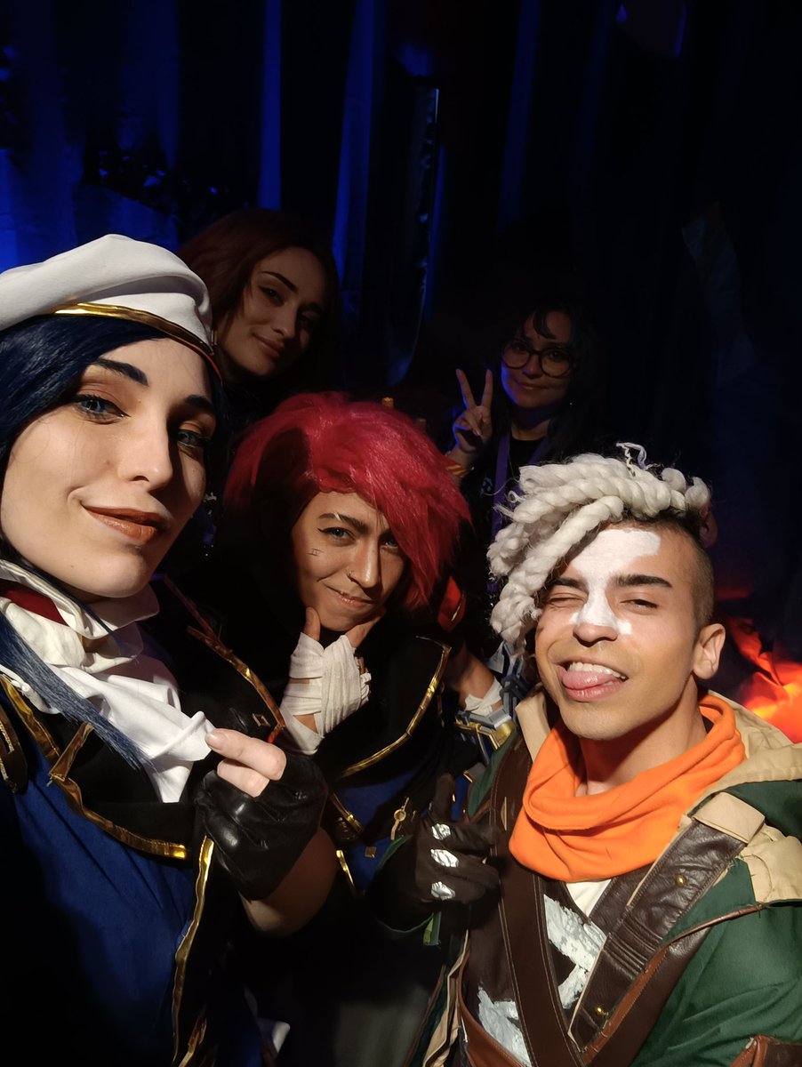 kameliacos's tweet photo. My dream team 🫶
Vi @Enzaeru , Ekko El.ekko 
Thank you so much @LeaTheaux &amp; @AnkoDekomori for your Time and effort for this whole event !
I don't know how I would have made it happens without you 💜 https://t.co/VT2zFGnd56