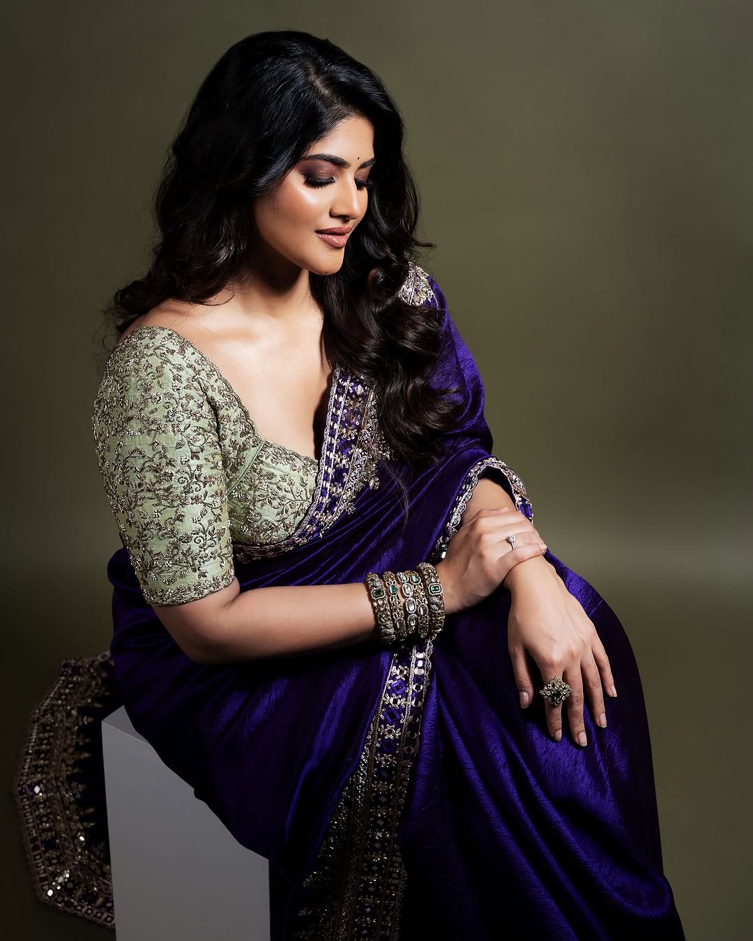 GdOtkn3W4AAjhXR?format=jpg&name=large