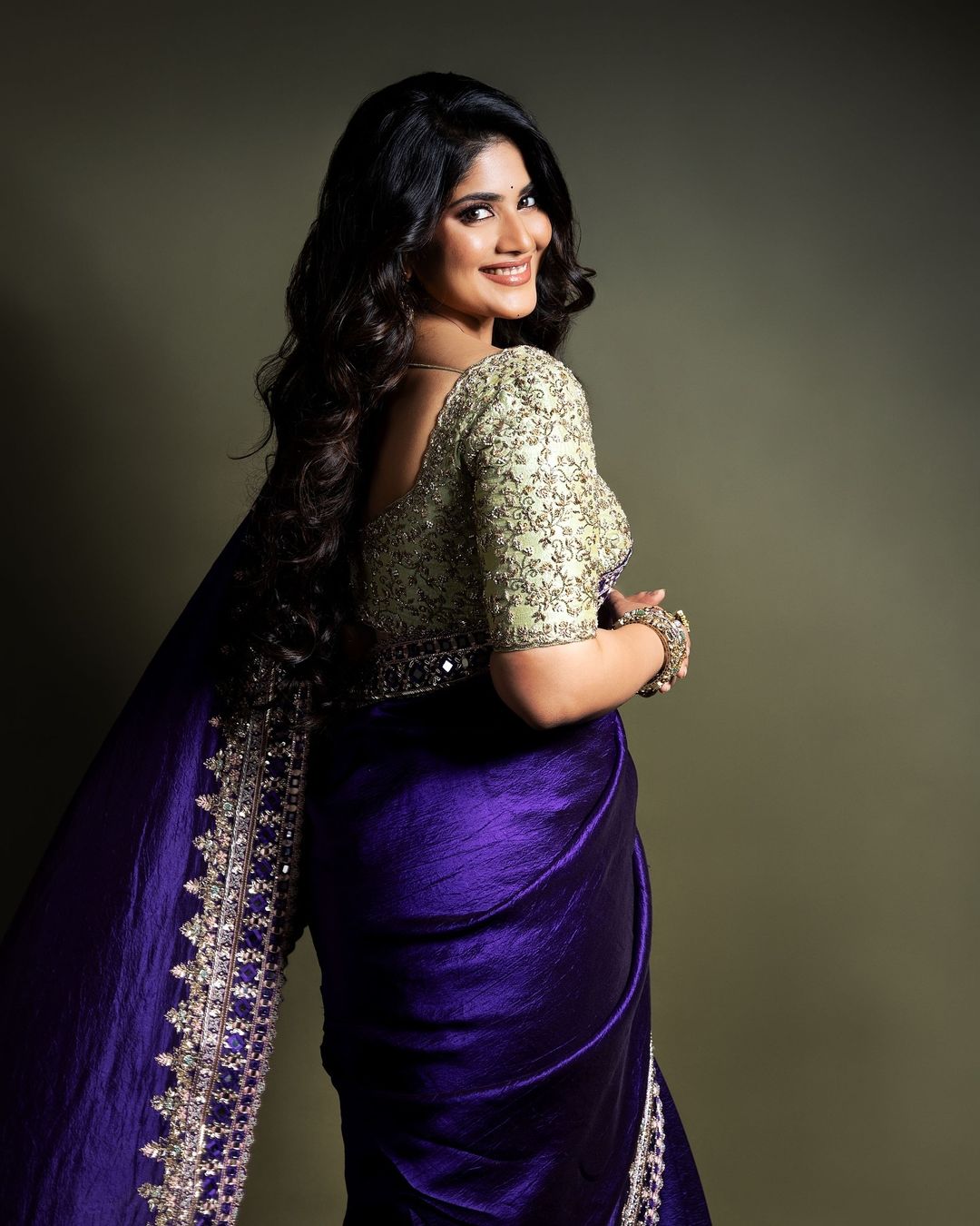 GdOtnJbWAAAc4Cs?format=jpg&name=large