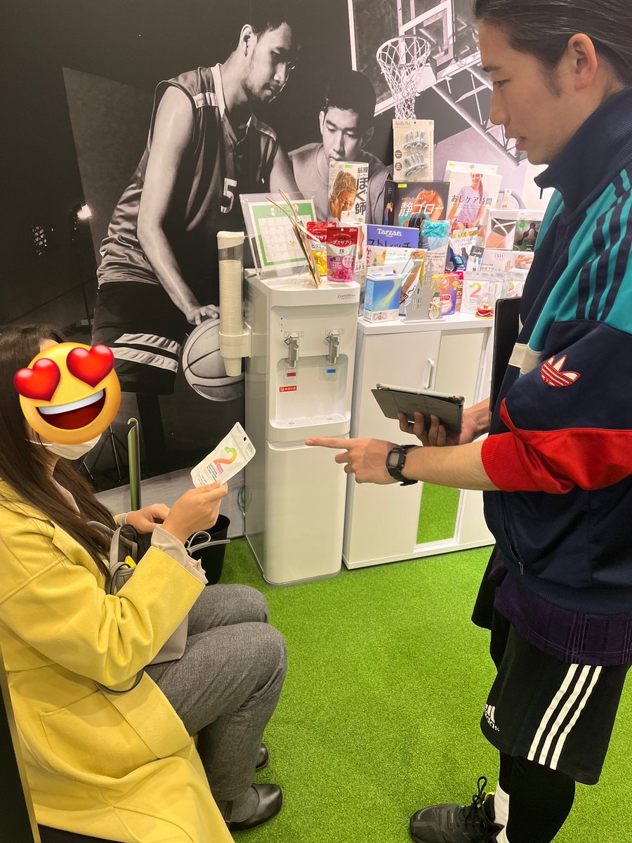 Rara21sht's tweet photo. お疲れ様です！
本日から4周年記念の抽選会を
行いました😊
お客様に日頃の感謝を伝えながら
楽しくすることが出来ました！！
明日もお客様に笑顔を届けられるように
頑張っていきます！🔥

#d1wgp04
#ドクターストレッチ
#ララガーデン長町店
#4周年記念
#抽選会 https://t.co/af6g2BV17t