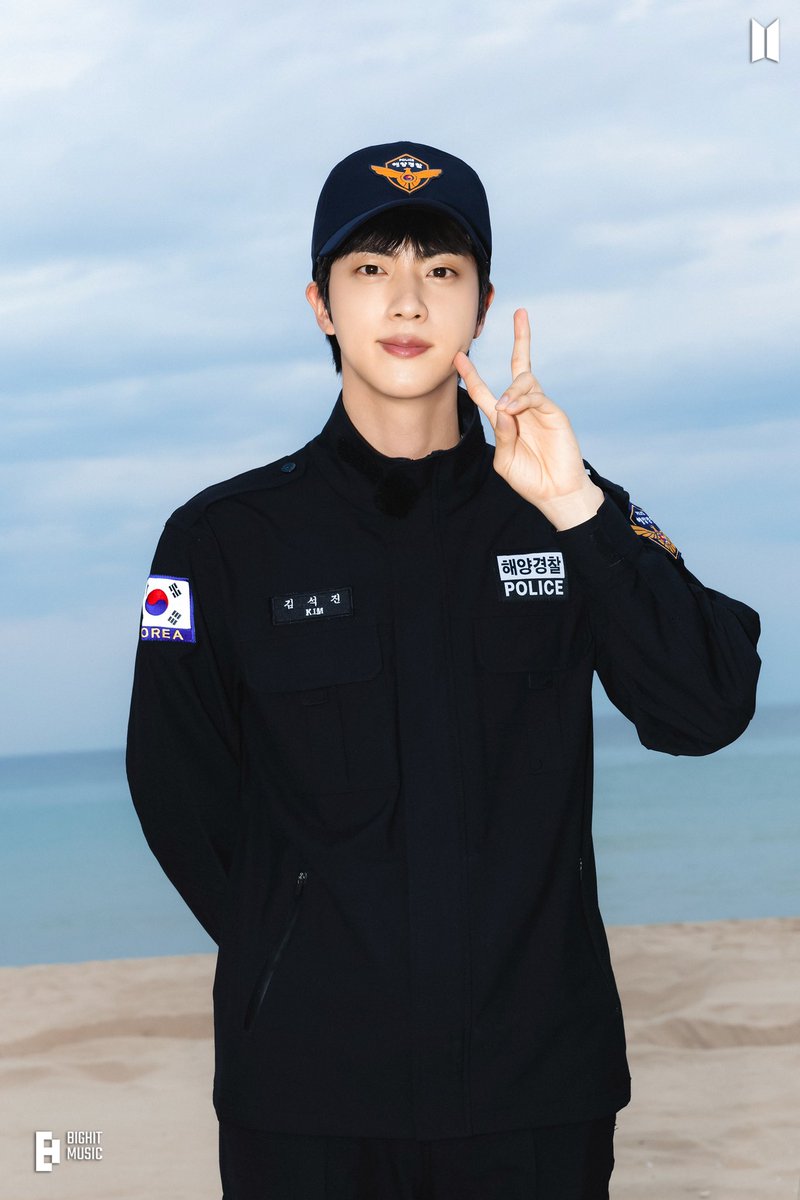 seokjjinie92's tweet photo. #RunJin #RunJin_EP10

제복 석진🐹👮🏻‍♀️ https://t.co/lVLJEtpCN2