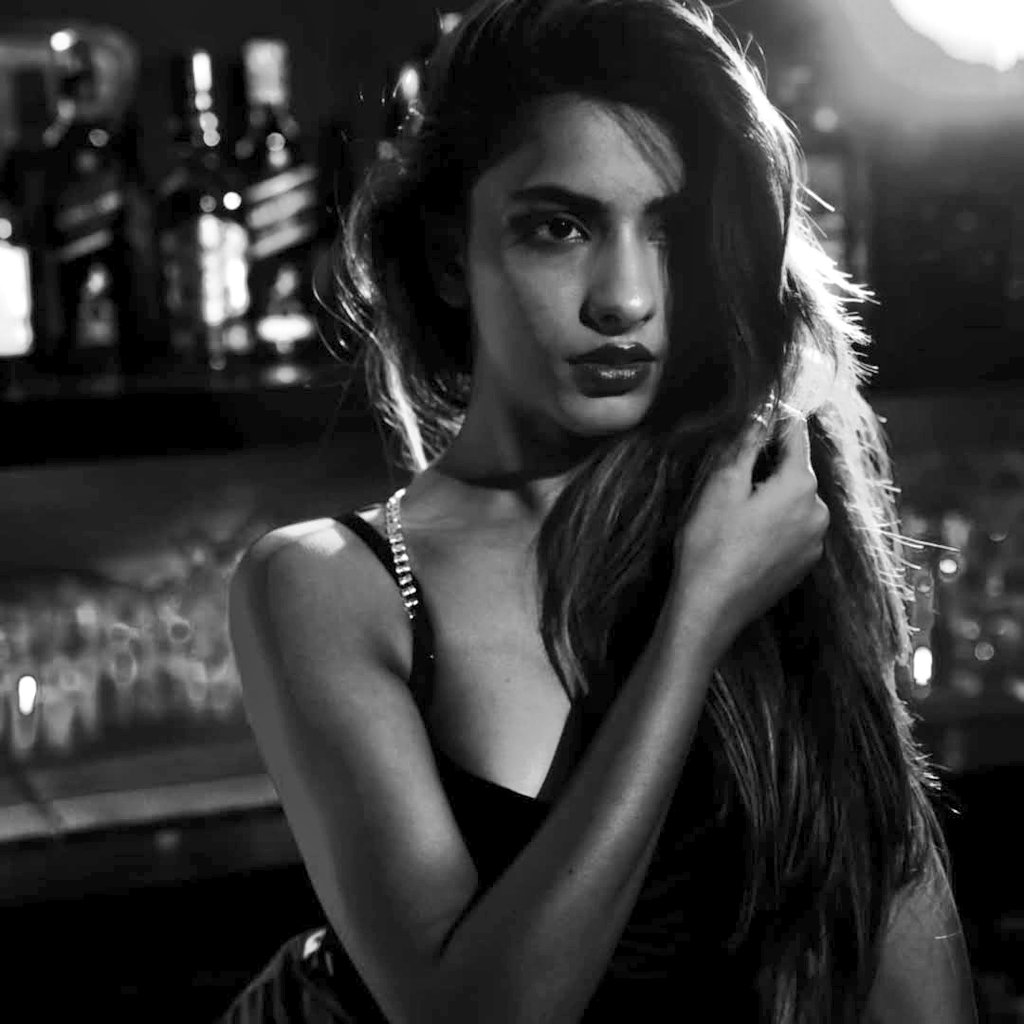 theaurorasin's tweet photo. The Aurora Sinclair 🖤🔗#baloonakka #aurorasinclair https://t.co/8qR6uKGCyF