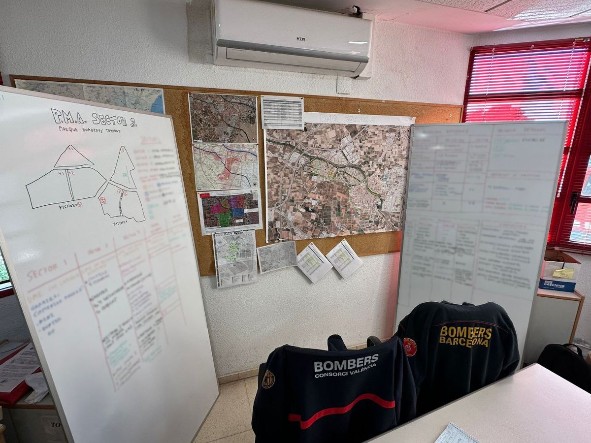 El cos de #BombersBCN seguim als municipis afectats per la DANA fent tasques de revisió i apuntalament coordinats amb la <a href="/Fundacion_IVE/">IVE | Instituto Valenciano de la Edificación</a> i tècnics municipals. Ens assegurem que els edificis siguin segurs fins que no s'hi pugui fer una intervenció estructural.