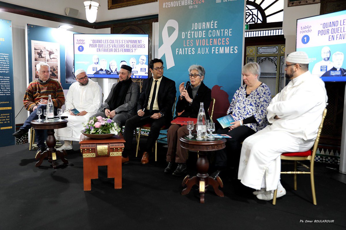 mosqueedeparis's tweet photo. La première partie de notre #Journée d’étude contre les #violences faites aux #femmes s’achève, après une ouverture par le recteur @ChemsHafiz et deux tables rondes d’une grande richesse sur les femmes en islam et dans les autres traditions religieuses, avec des imams, des chercheurs, des écrivains et des représentants des autres cultes.

 #25novembre