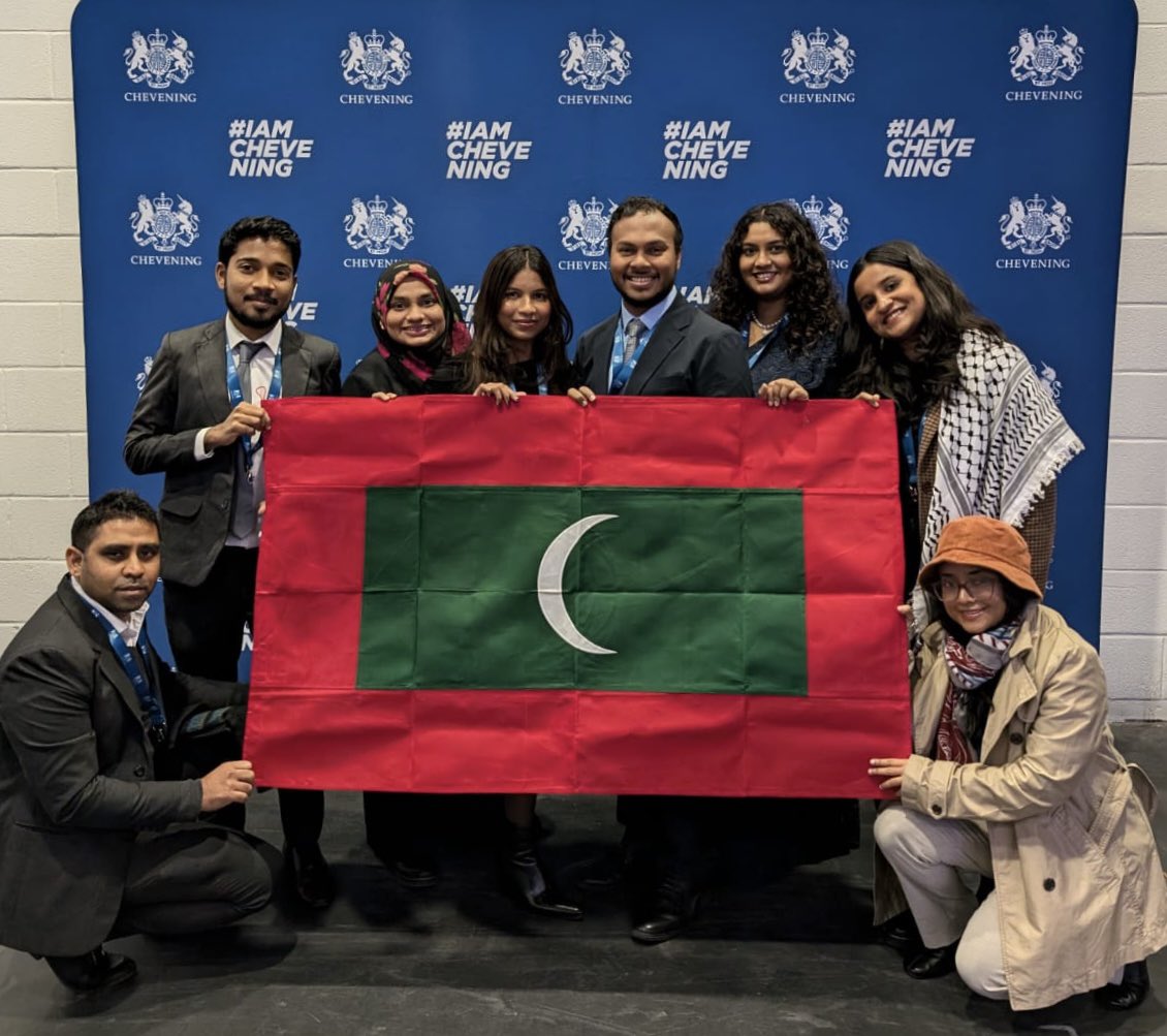 UKinMaldives's tweet photo. Delighted to see our  #Chevening scholars in London at the orientation event! 🇬🇧🇲🇻 

Wishing the best of luck to the applicants of this year! We are excited to see who is #ChosenForChevening 

@CheveningFCDO @FCDOGovUK https://t.co/CbTebO9HiY