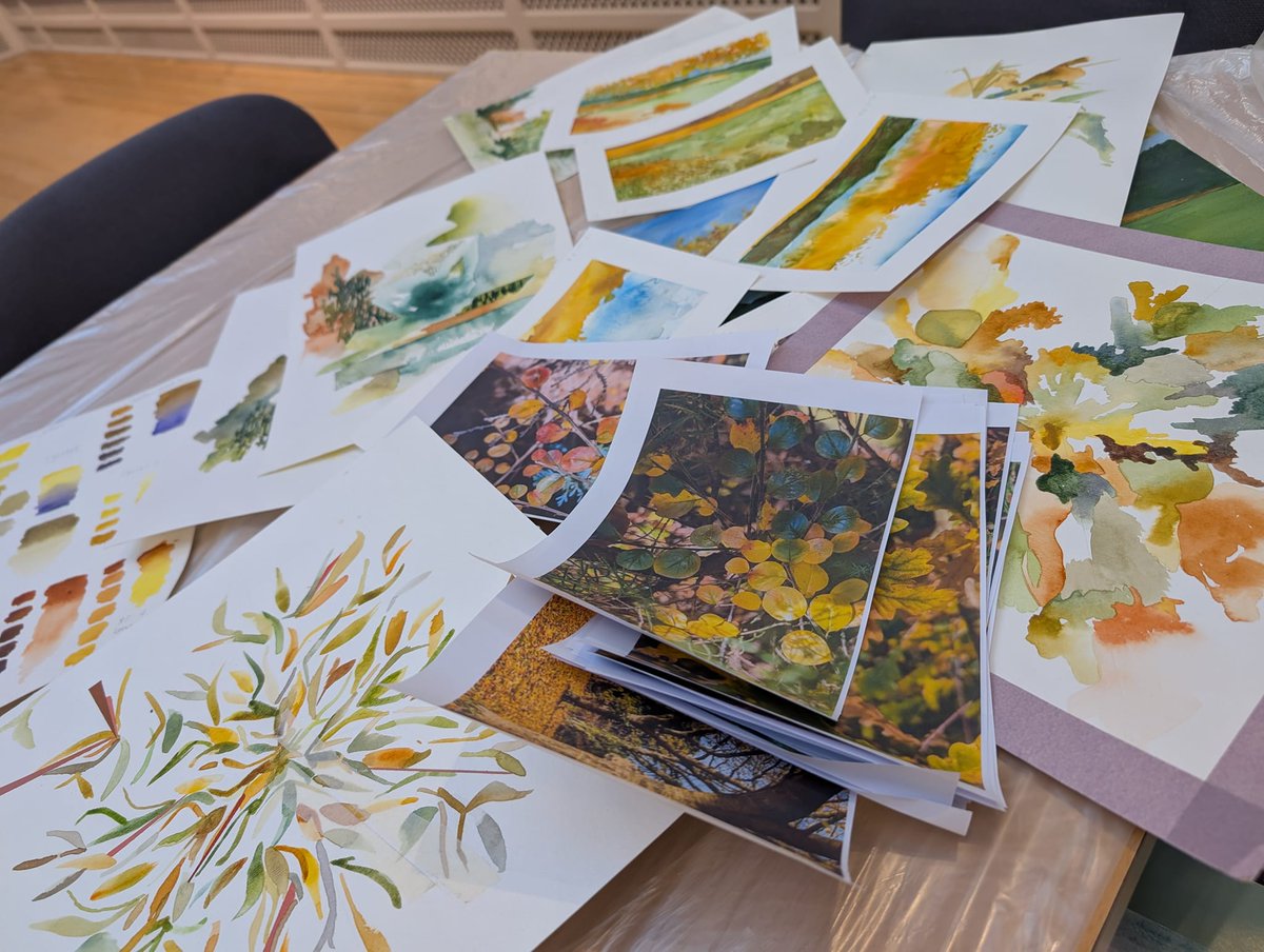 Our artist in residence at Smith Art Gallery, Rachael Elwell, will be leading a free event on 28th November 11am - 2pm.
Join her to find out more about her residency and the paintings she has already created during the first 3 weeks at the gallery.