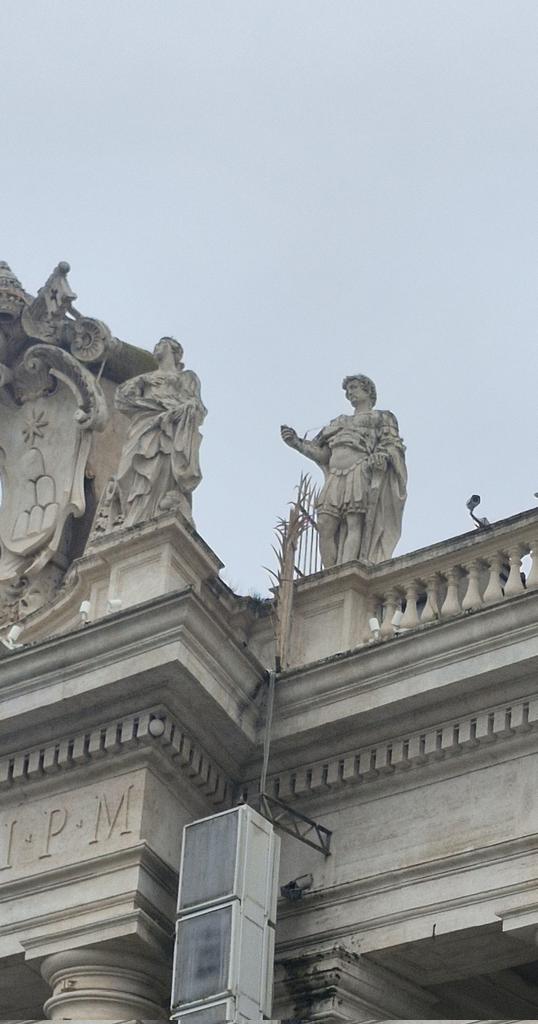 a divulgação de gladiadores II fortíssima aqui no Vaticano, olha o Pedro Pascal ali