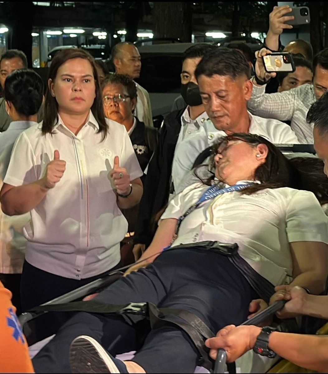 Stewart___O's tweet photo. VP Leni: Angat Buhay Program

VP Sara: Angat BP Program https://t.co/SUlzLvqQl2