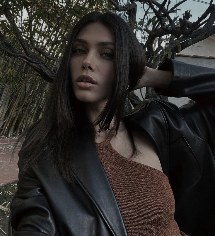 ㅤ
ㅤㅤㅤ
            〝 𝒞𝘰𝘤𝘢𝘪𝘯𝘦 𝘤𝘰𝘷𝘦𝘳𝘪𝘯𝘨 𝙗𝙡𝙪𝙚 𝙚𝙮𝙚𝙨. 〞
 
                     ᴛʜᴇ ғᴇᴍᴀʟᴇ ғᴀᴄᴇ ᴏғ ᴅᴇᴠɪʟ.
                       𝓙 𝒂𝒄𝒌 𝓒𝐨𝐧𝐰𝐚𝐲.
ㅤㅤ             ─────────  ﹟𝑓𝑒𝑚𝑎𝑢  .

        ⑊ ﹙𝚛𝚝 + 𝚏𝚊𝚟﹚