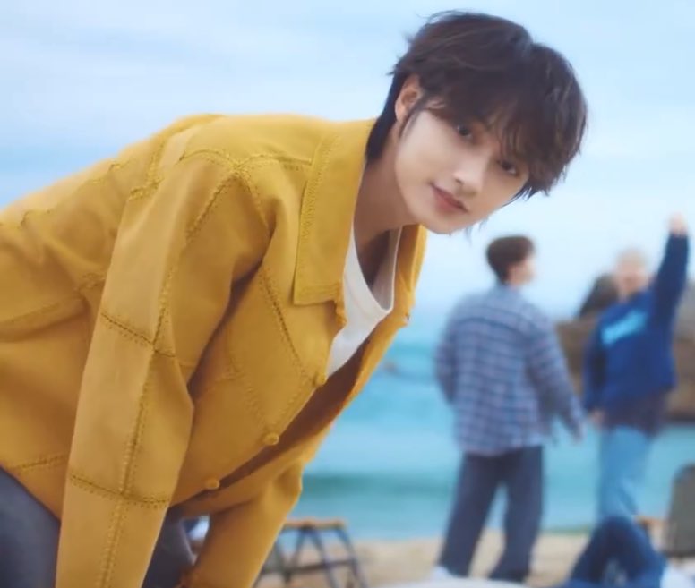 YELLOWWWW!!!!!! MR CHEESE MOUSEEE